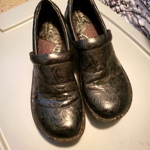 B.O.C. Clog style size 9